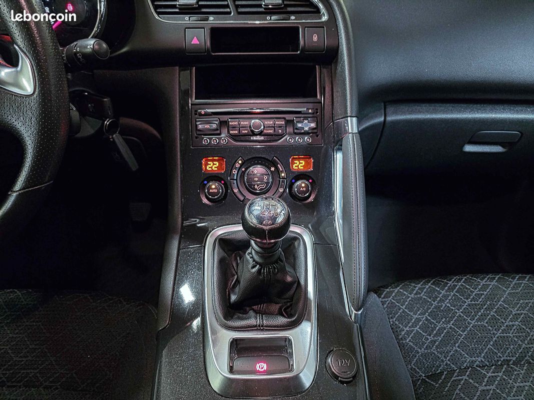 PEUGEOT 3008 I Phase 2 130ch Style BVM6 garantie 12mois (image 11)
