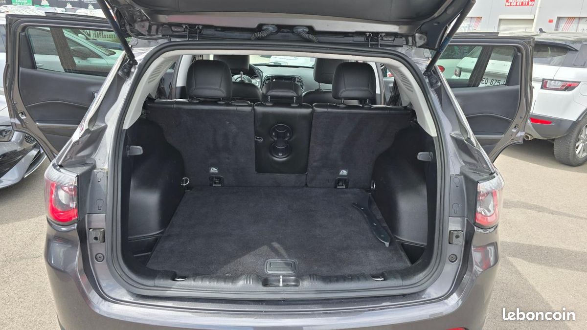 Jeep Compass Limited FWD (image 21)