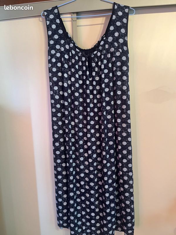 Robe (image 1)