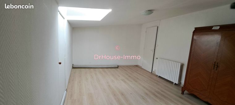 https://img.leboncoin.fr/api/v1/lbcpb1/images/d5/51/46/d55146956382b121524c5d3657ce3304406f30d2.jpg?rule=ad-image