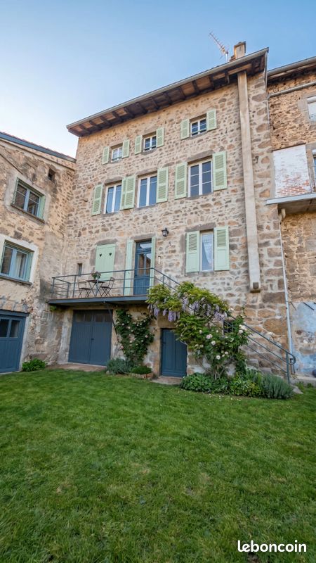 Maison 8 pièces 164 m² · à Boisset-Saint-Priest · 164 m² · 74 900 €