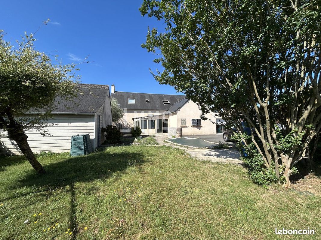 Maison 9 pièces 157 m² · à Écommoy · 157 m² · 229 900 €
