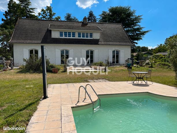 Propriété 8 pièces 234 m²