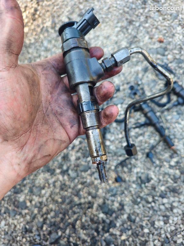 Vends injecteur 1.4L HDI BOSH (image 3)