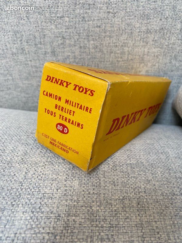 M8 Dinky Toys 80D - BERLIET Tous terrains 6x6 baché - Collection