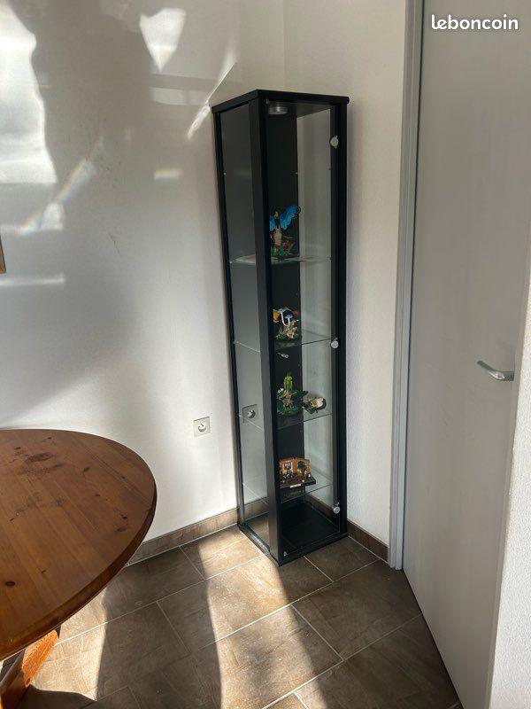 Vitrine (image 1)