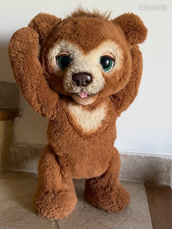 FurReal Jouet en peluche interactif Cubby The Curious Bear à partir de 4 ans