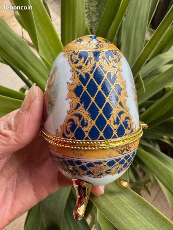 Boîte décorative en porcelaine et laiton – Esprit Fabergé (image 3)