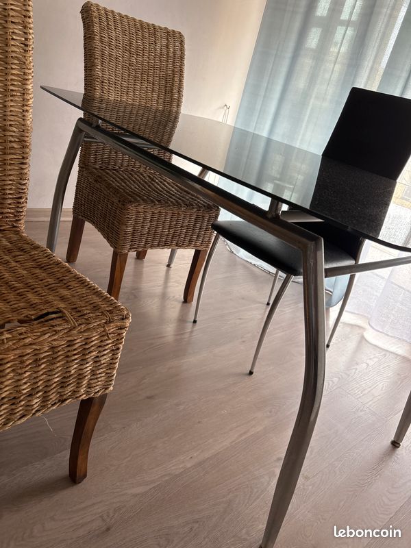 Chaises et table (image 3)
