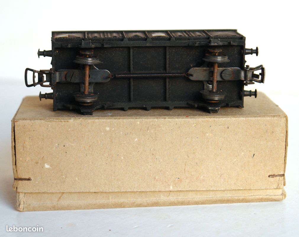 SMCF HO WAGON PLAT SNCF A BOGGIES MARRON EN METAL AVEC SA BOITE
