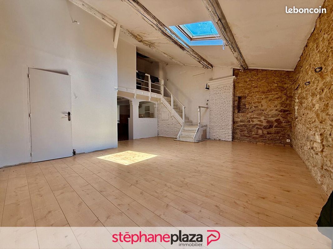 Studio 5 pièces 130 m² (image 1)