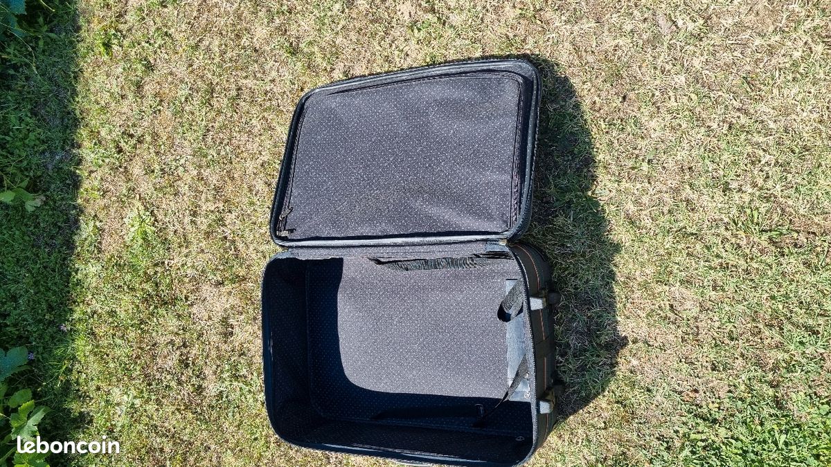 Valise souple à roulette (image 3)
