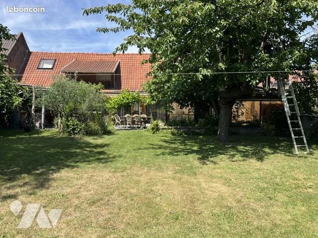 Maison 10 pièces 340 m² · à Gondecourt · 340 m² · 567 000 €