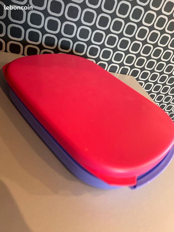 Lunchbox violette et rose Tupperware (image 1)