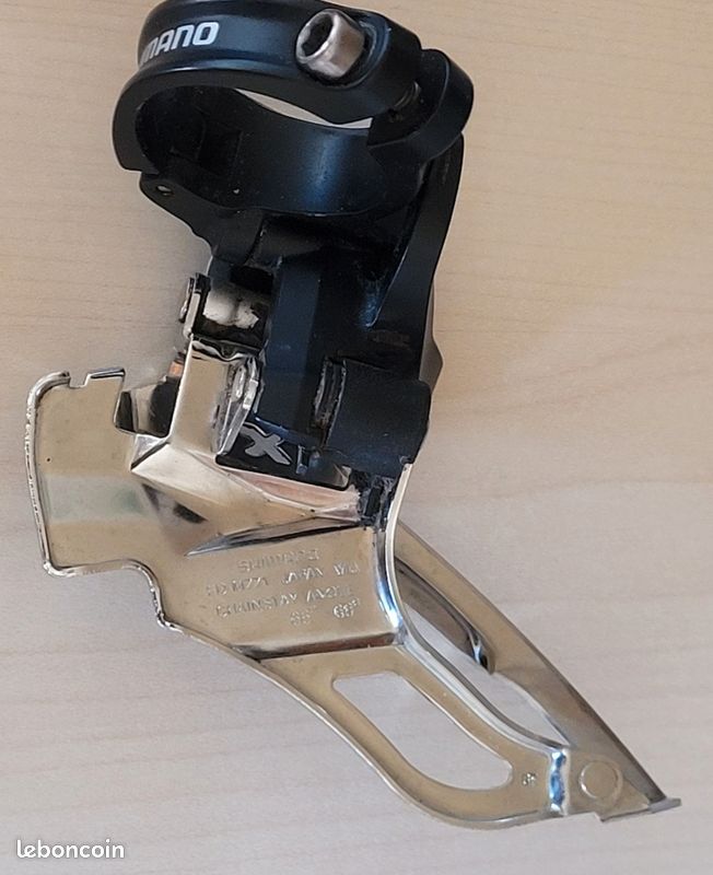 Dérailleur Avant Shimano Deore XT FD-M737 VTT - 8 Vitesses - Tirage Haut - Japon