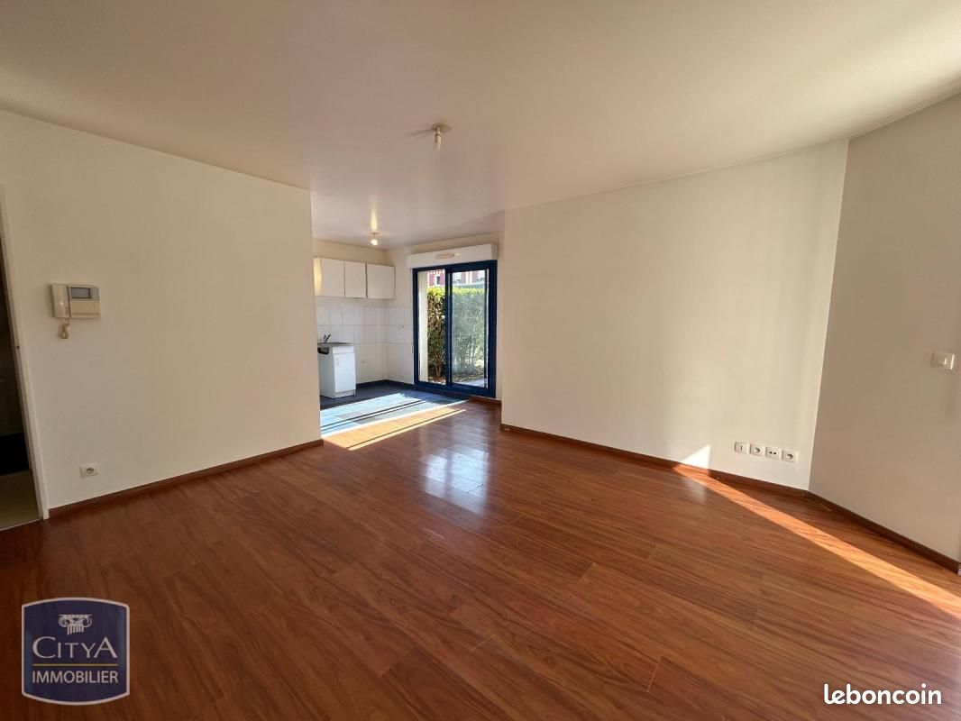 Appartement 2 pièces 44 m² · à Saint-Arnoult · 44 m² · 750 €/mois