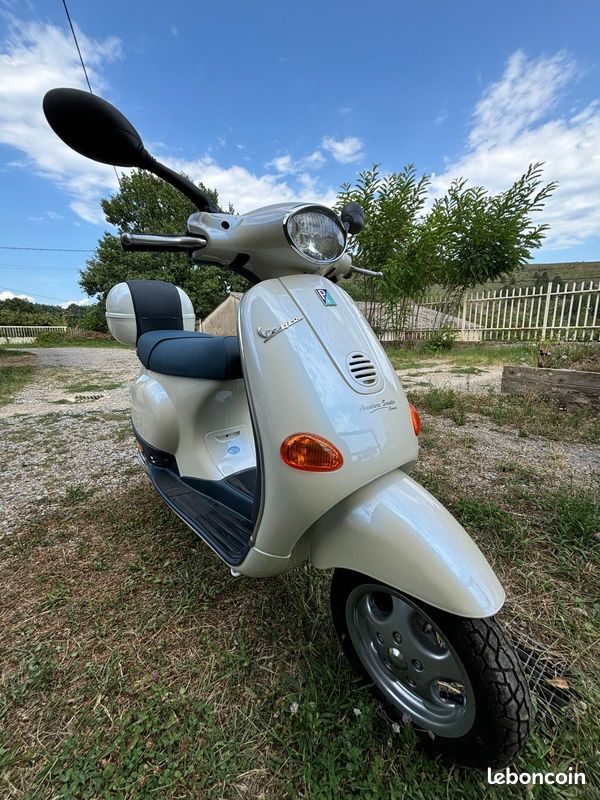 50cc Vespa 50 Et2 1999 Vespa ET2 50 CC Année 2004 Motos