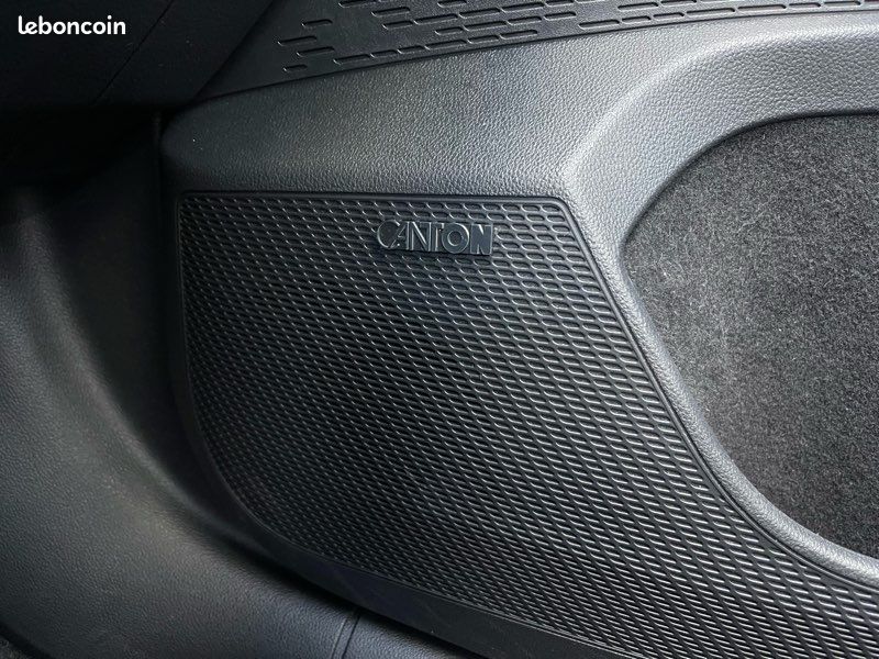 Skoda Octavia Combi 2.0 TDI 200ch RS DSG7. Toit Panoramique / Audio Surround Canton / Attelage / Pack RS (image 10)