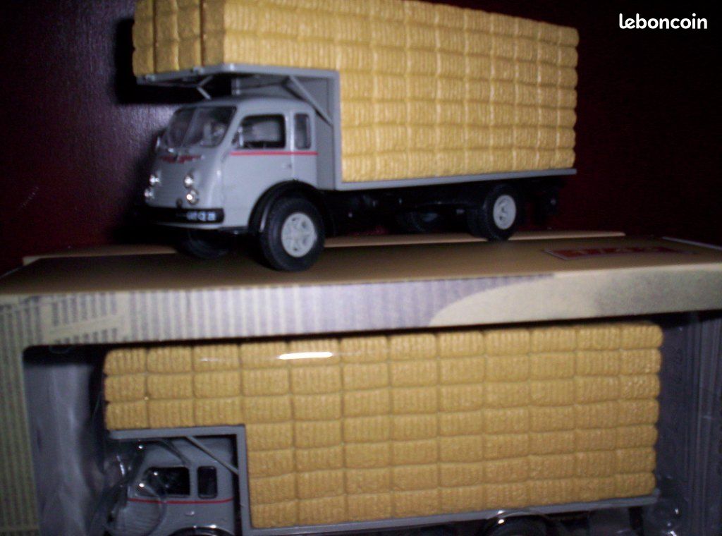 Camion Artisanal Renault Faineant – Transport Grumes 41 Cm (Bois)