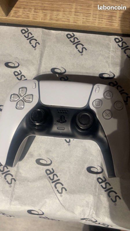Manette PS5 négociable (image 1)
