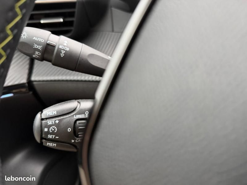 Peugeot 2008 e-2008 136ch GT (image 24)