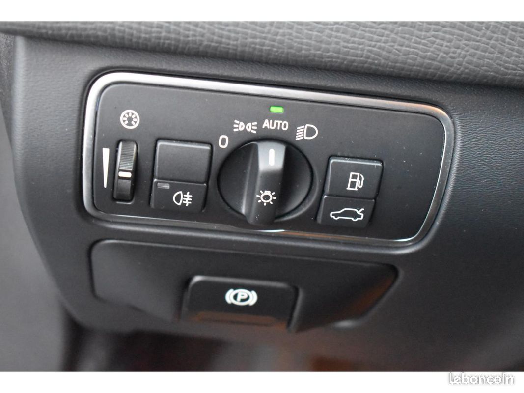VOLVO XC60 T5 AWD 245 ch Xénium Geartronic A (image 22)