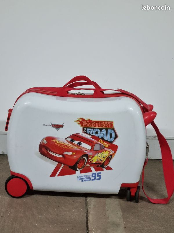 Part vend valise enfants CARS en bon très état (image 2)