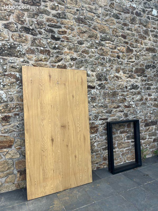 Table en bois (image 1)