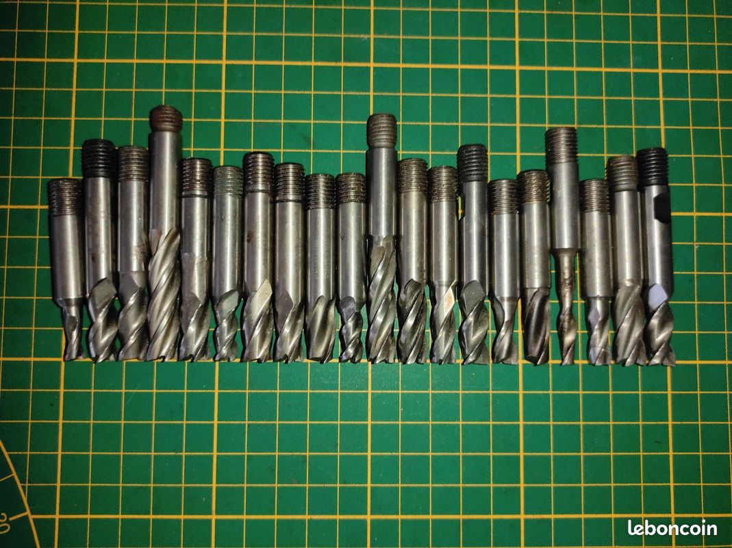Lot de 20 fraises HSS type Clarkson queues cylindriques de diamètre 10 (image 1)