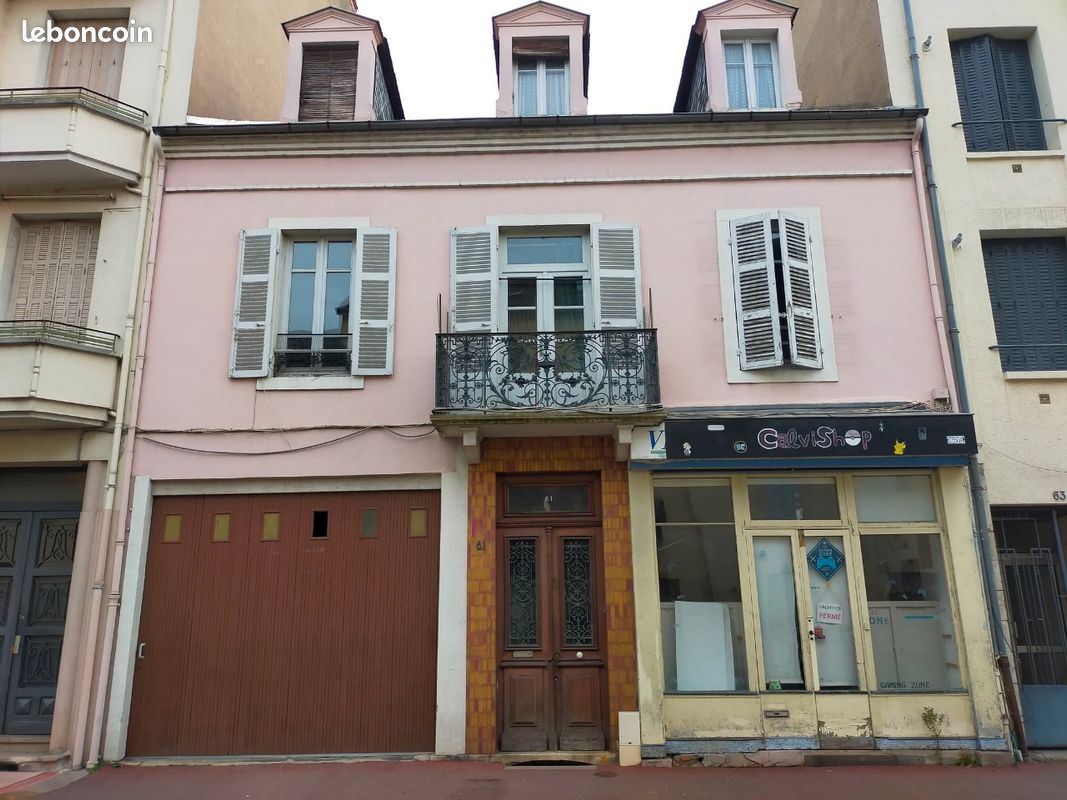 Immeuble 5 pièces 213 m² · à Vichy · 213 m² · 170 000 €