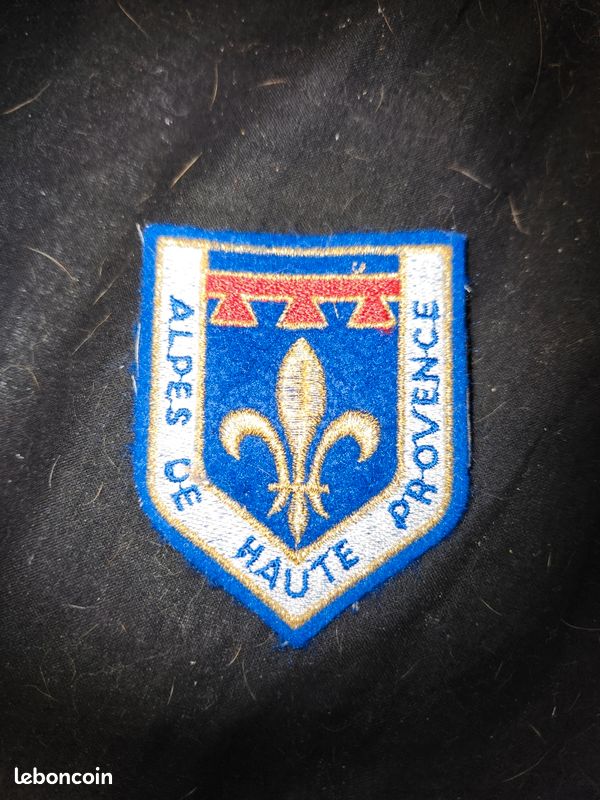 Écusson Brodé ST BONNET HAUTES ALPES - Patch Tissu Blason - Occasion