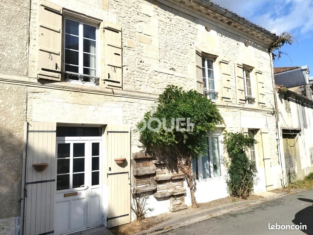 Maison 7 pièces 163 m² · à Chérac · 163 m² · 160 000 €