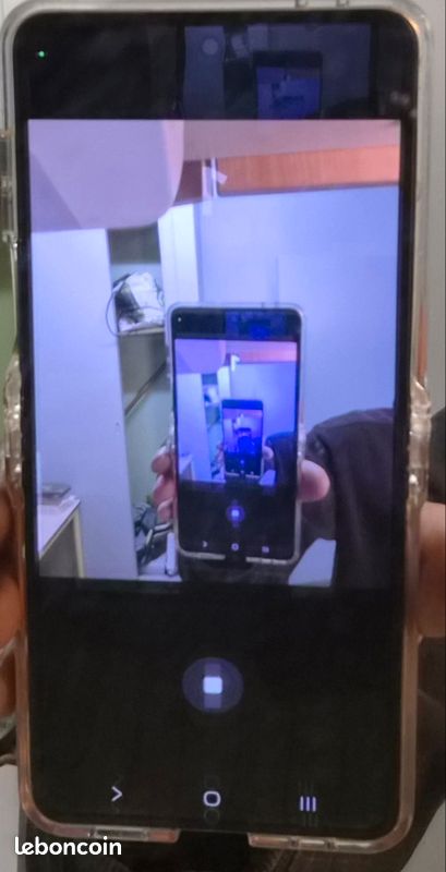 Samsung z flip7 (image 3)