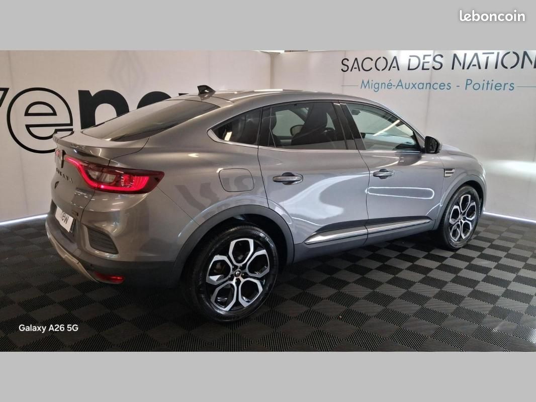 Renault Arkana E-Tech hybride 145 - 22 Techno (image 17)