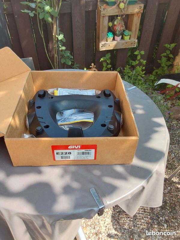 Platine Givi neuve Fjr (image 1)