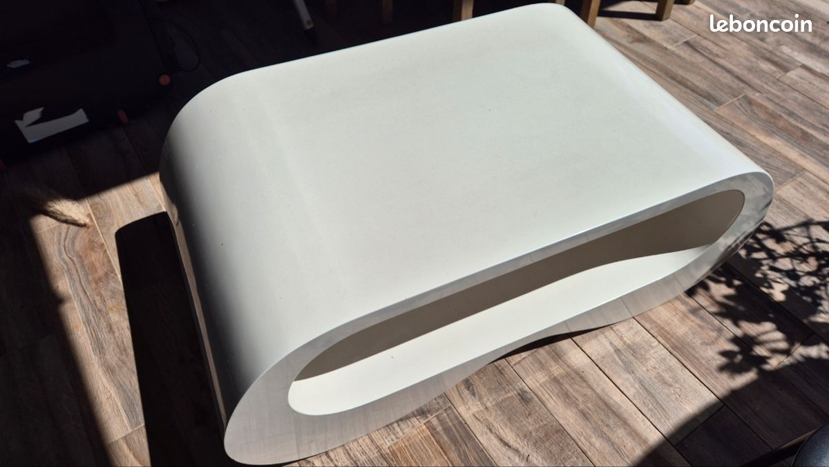 Vend belle table blanche moderne salon (image 1)