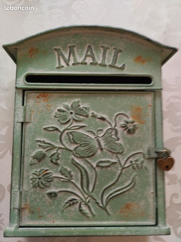 Boîte aux lettres vintage Banque d'images vectorielles - Alamy