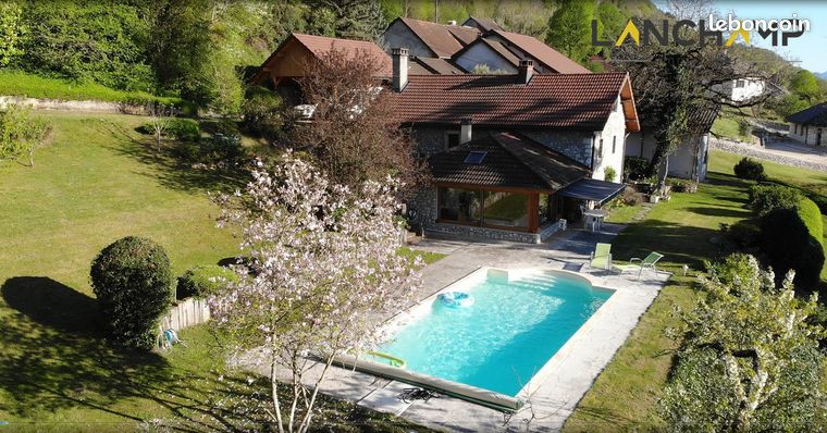 Propriété 10 pièces 215 m²