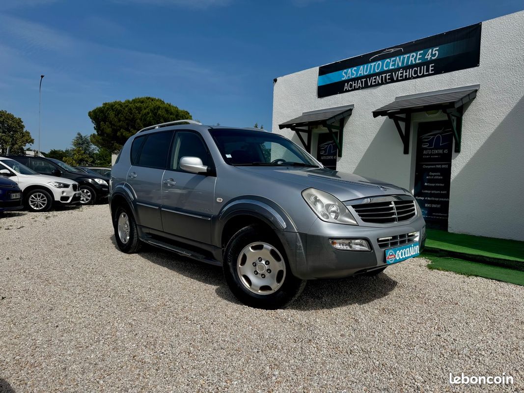 Ssangyong Rexton II 2.7 Xdi 163 CV / 4x4 / BOITE AUTOMATIQUE / CUIR / CLIM AUTO / ATTELAGE (image 25)