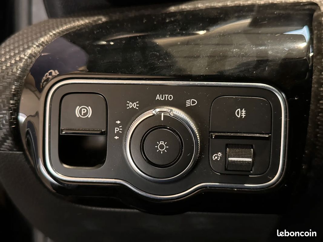 MERCEDES Classe A 180D W177 116ch Business Line - 2020 - Suivi complet - Boîte auto - LED (image 14)