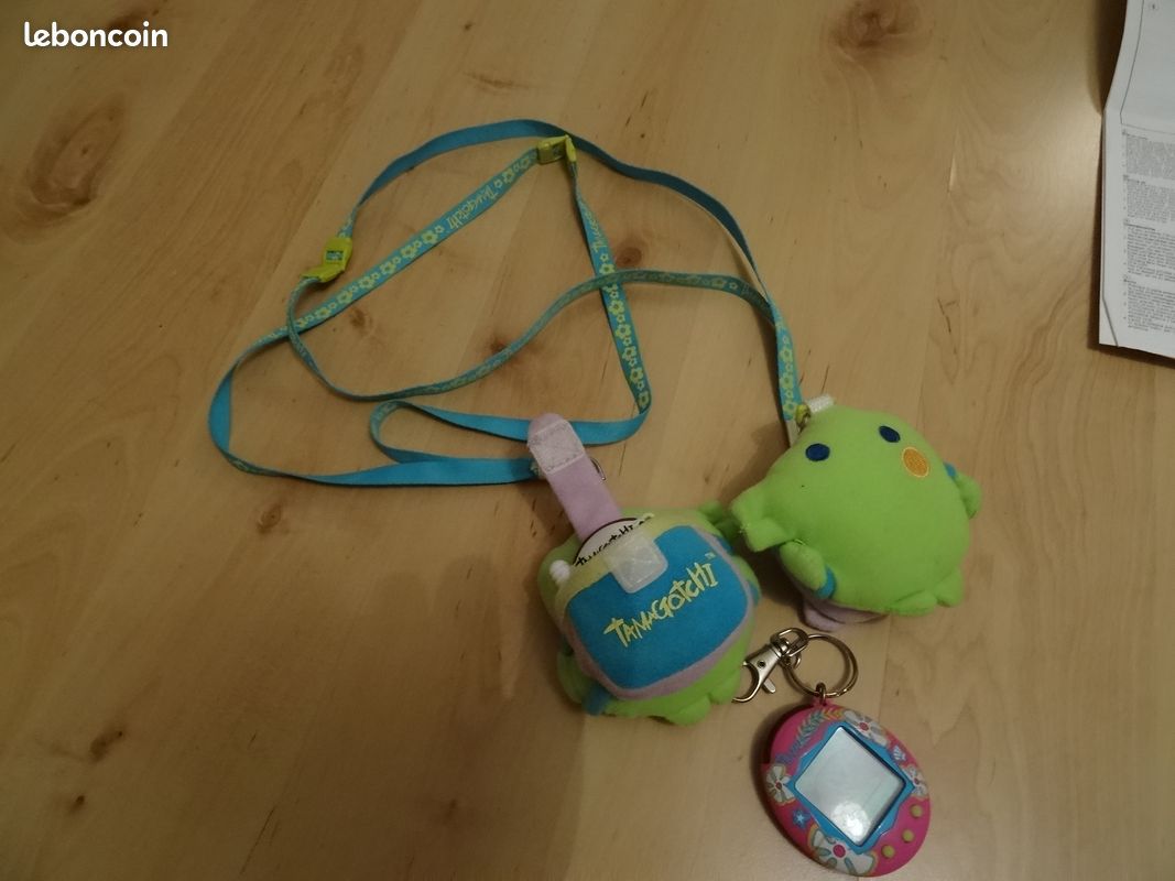 Pochette tamagotchi, collier (image 1)