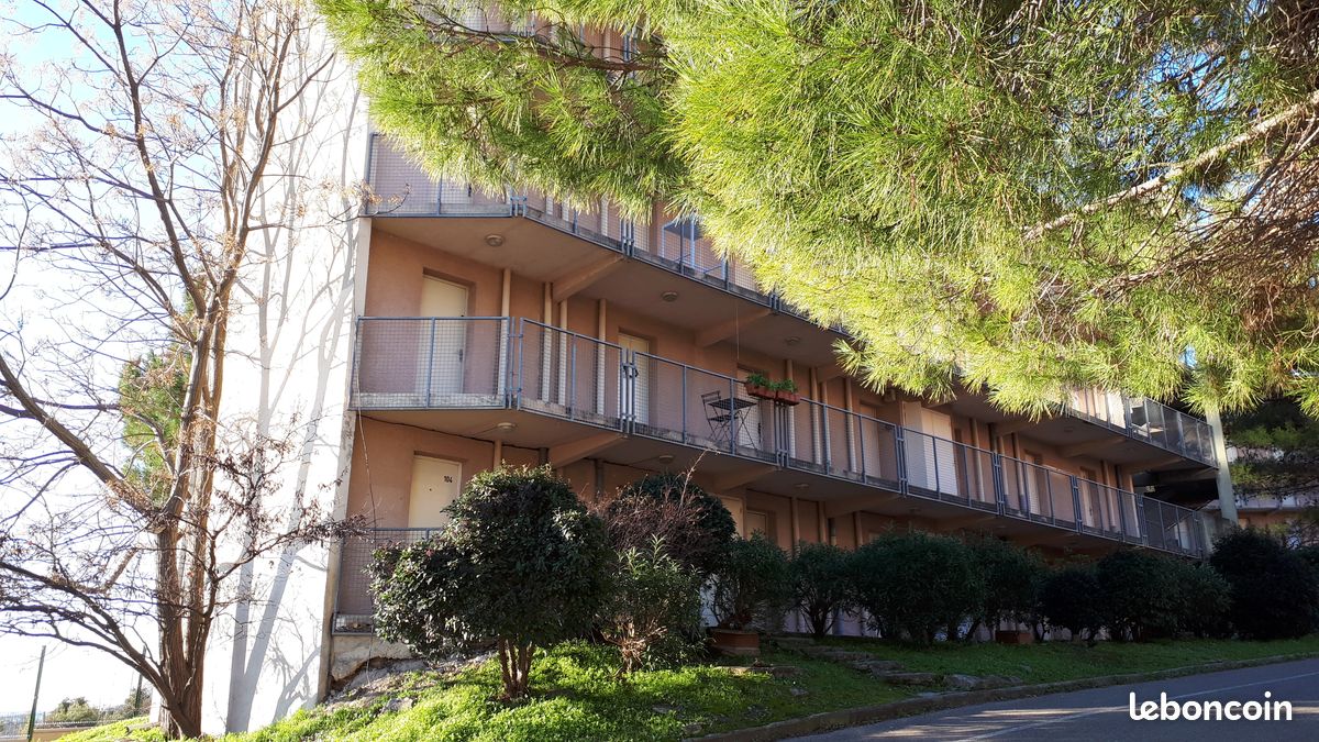 Appartement 1 pièce 14 m² · à Nîmes · 14 m² · 405 €/mois