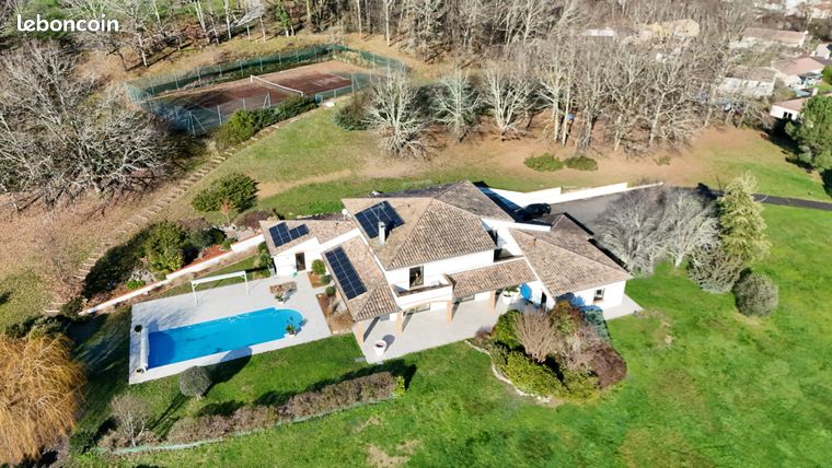 Villa 8 pièces 383 m²