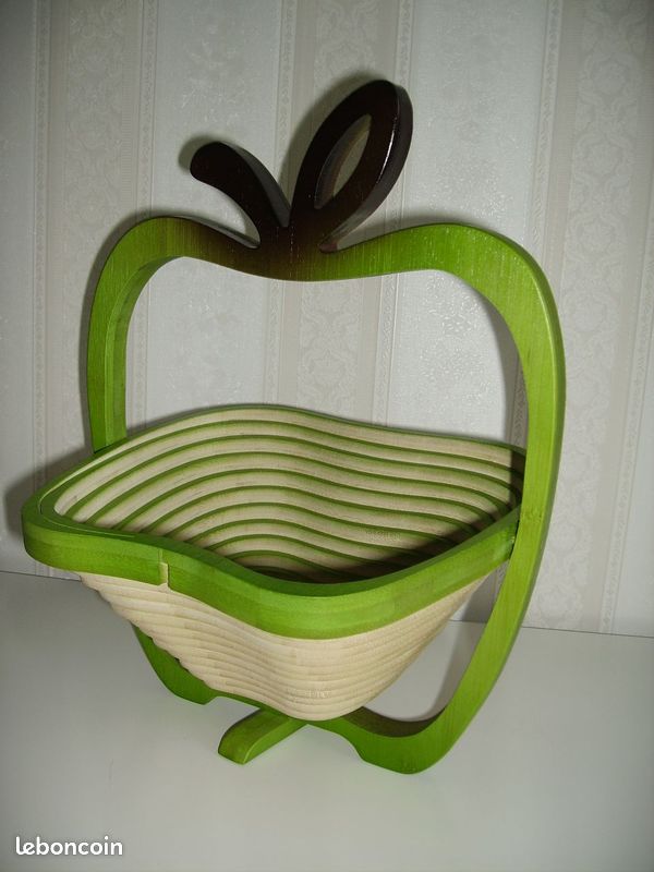 Corbeille Pomme vintage en bois ou dessous de plat en bois rouge vert Corbeille Pomme vintage en bois ou dessous de plat en bois rouge vert