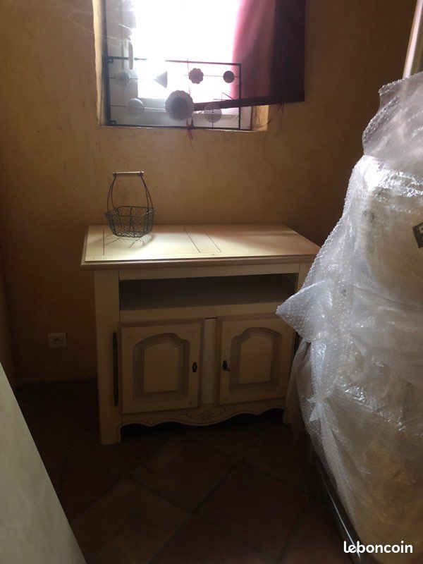Meuble hi-fi (image 1)