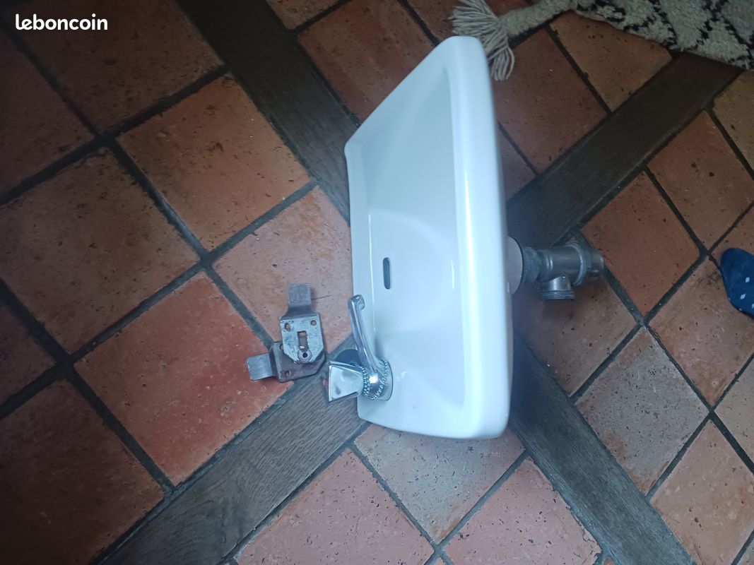 Petit lavabo villeroy boch (image 1)