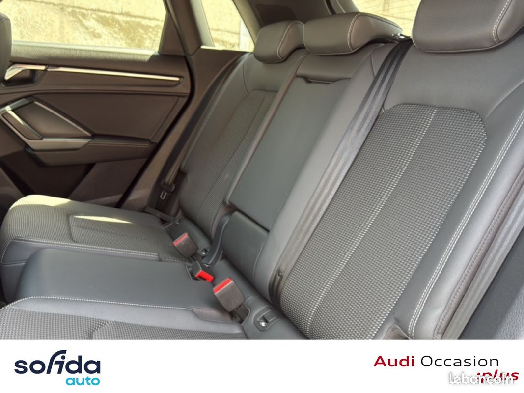 AUDI Q3 45 TFSIe 245 ch S tronic 6 S line (image 9)