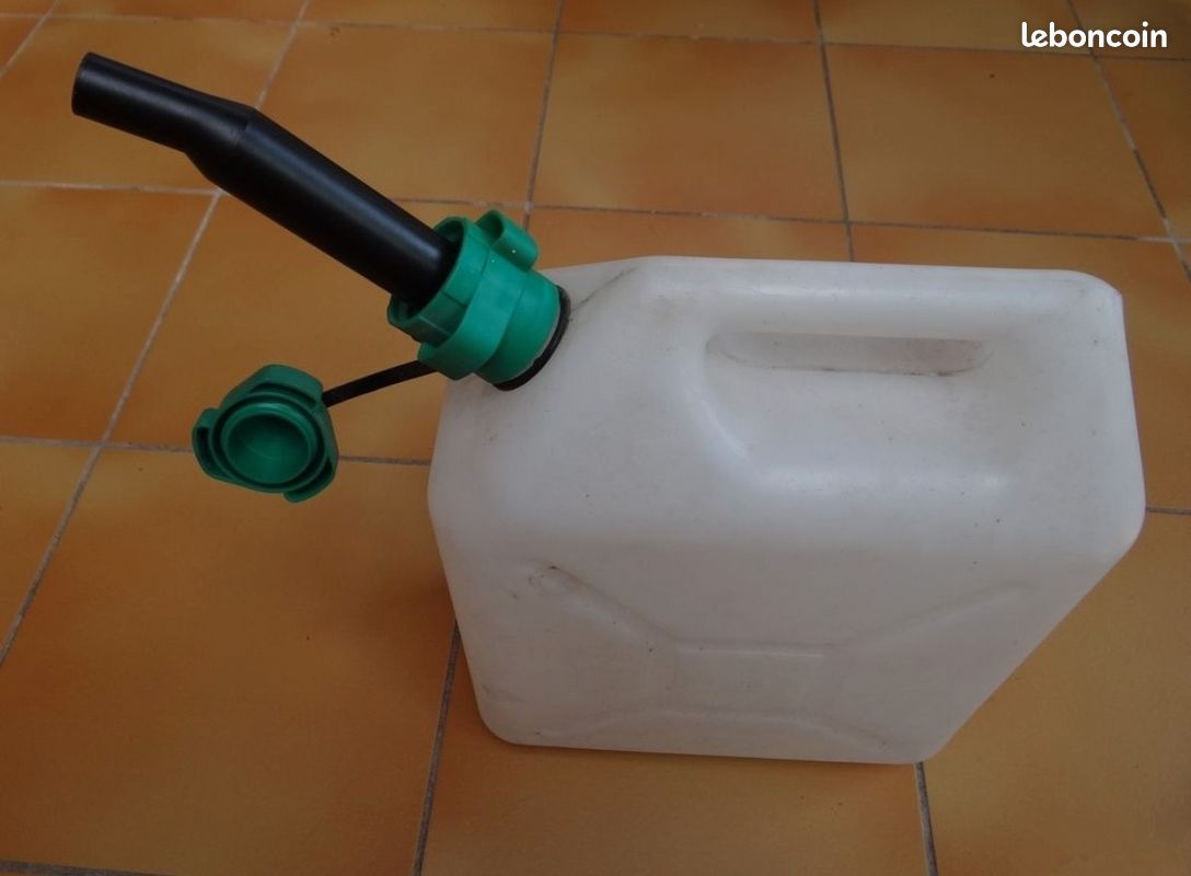 Jerrican 10L EDA Bleu Métal Avec Bec Verseur Rigide - Bidon Essence Ou Eau Très Solide