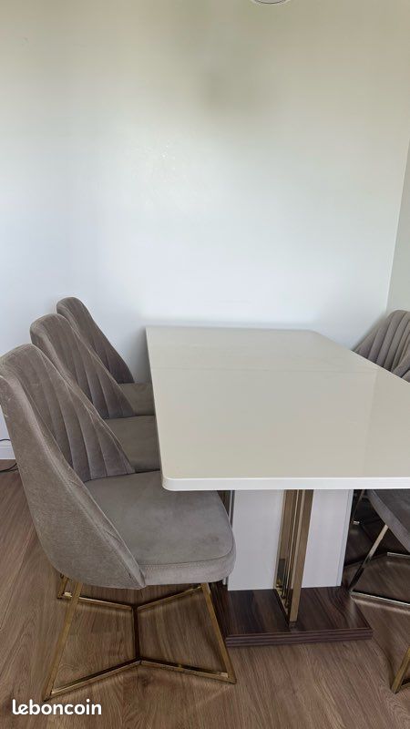 Table a manger (image 2)