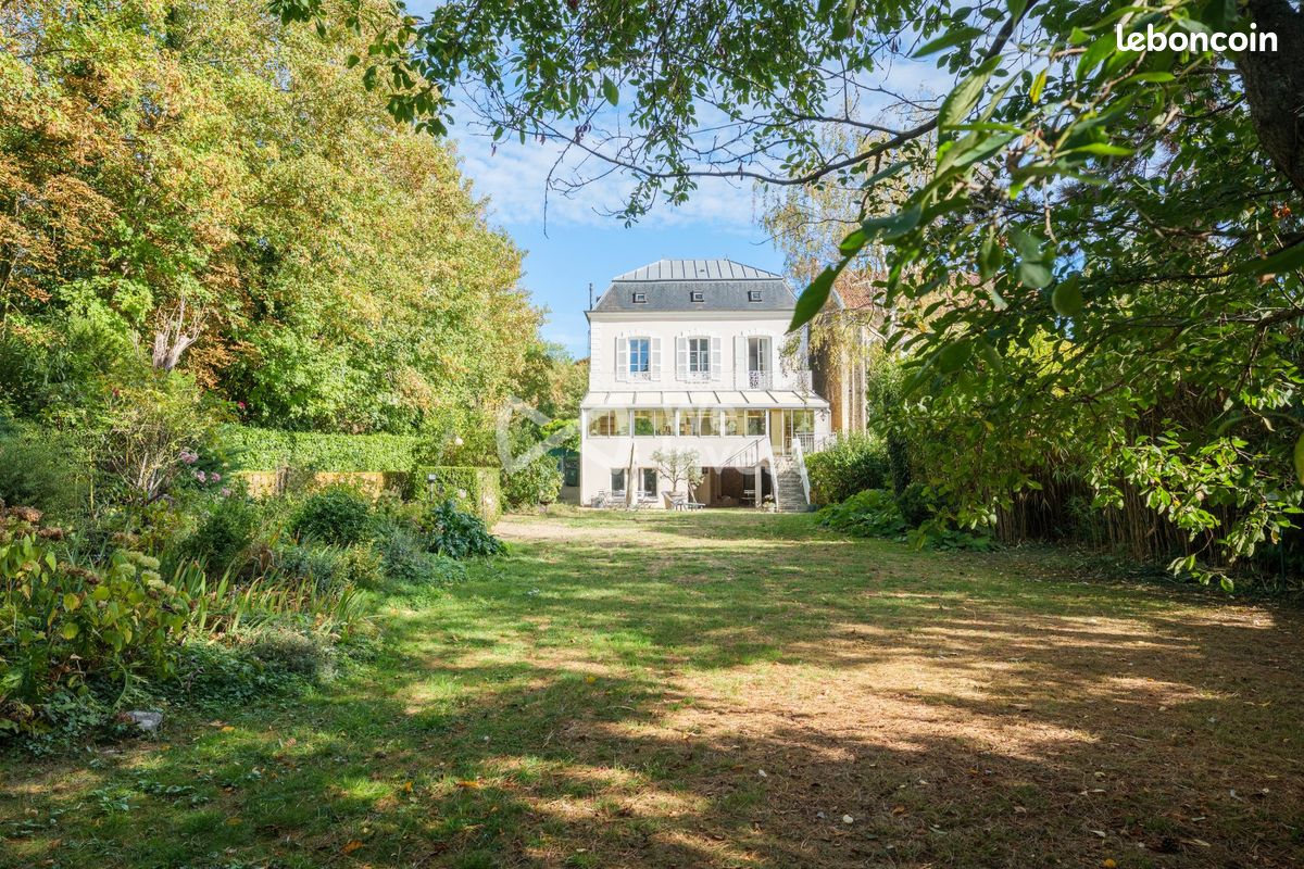 Maison 8 pièces 230 m² · à Coulommiers · 230 m² · 440 000 €